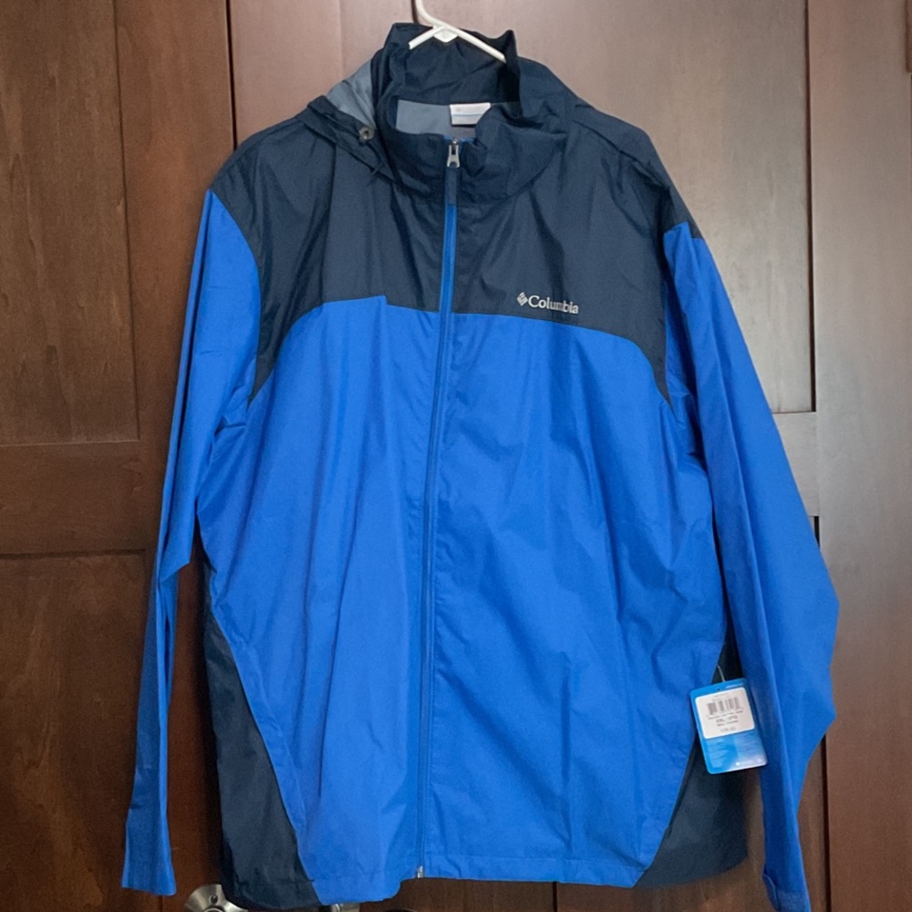 Columbia Two-Tone Blue and Black Waterproof Packable Rainjacket NWT